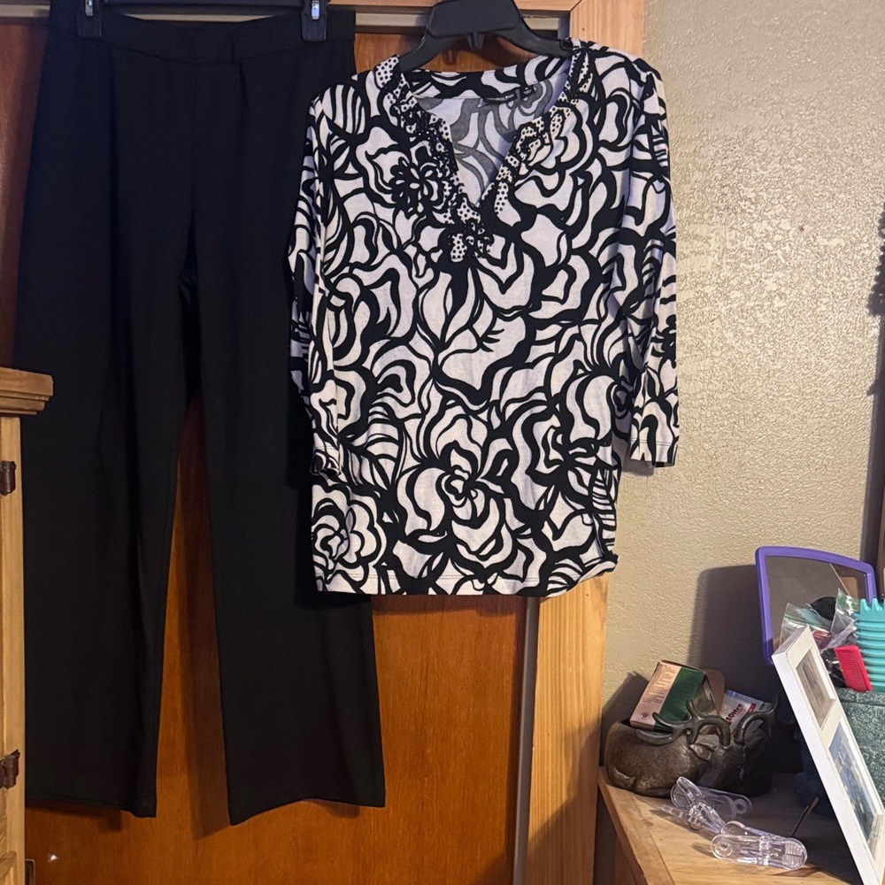 Chic Black Women's Straight Leg Pants